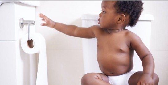 Apprentissage de la propreté : 5 astuces pour aider mon enfant à aller sur le pot