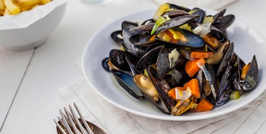 Lorsque vous mangez des moules, vous consommez également… des microplastiques