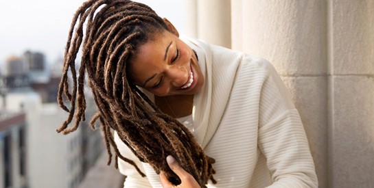 Comment nettoyer les dreadlocks en profondeur au vinaigre de cidre et au bicarbonate