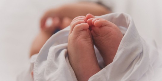 Un bébé de 11 mois violé par son propre frère de 14 ans