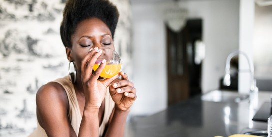 La vitamine C stoppe la chute excessive des cheveux