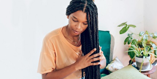 Cheveux crépus ou afro : bien entretenir vos braids, fausses locks, vanilles...