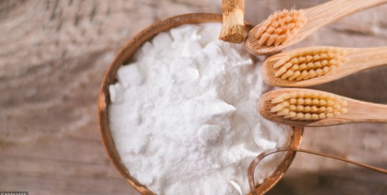 Le bicarbonate de soude pour en finir avec la gingivite, la mauvaise haleine...