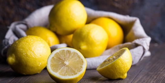 Comment presser un citron sans presse citron ?