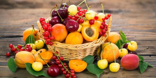 Faut-il manger un fruit avant ou après le repas ?