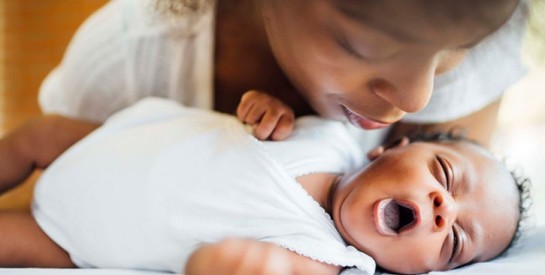 3 massages de pro pour soulager les petits maux de bébé