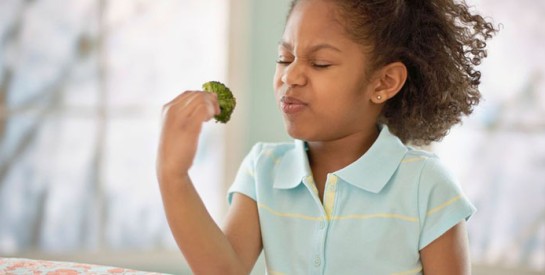 Quels aliments éviter pour un bébé jusqu’à ses 3 ans ?