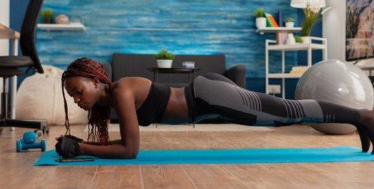 Comment bien faire ses abdominaux en 3 exercices?