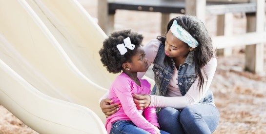 Conseil aux mères : parlez des menstruations à votre fille