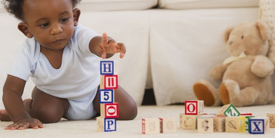 10 exercices pour stimuler la motricité globale d'un bébé