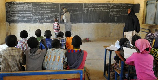 Mali : Fati, jeune femme touareg de 24 ans, dénonce avec sa caméra la condition des filles exclues du système éducatif