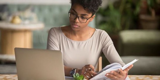 37% des femmes estiment qu’avoir un enfant est une menace pour leur carrière