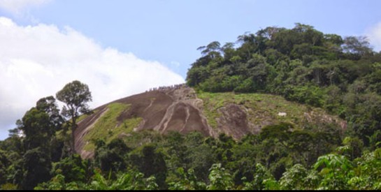 Tourisme à Bécédi-Brignan : à la découverte des mystérieuses montagnes jumelles Mafa-Mafou