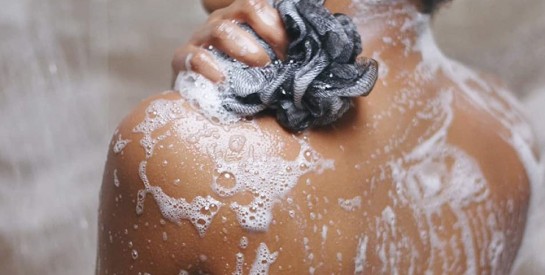 Oups ! Faire pipi sous la douche est mauvais pour votre vessie