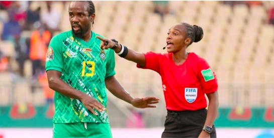 Salima Mukansanga, première femme africaine à arbitrer au Mondial de football