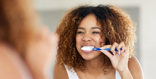 4 solutions pour protéger ses dents des taches de café