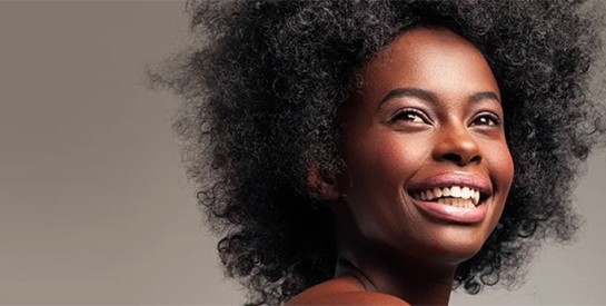 Extention à clips, une coiffure pratique pour les cheveux afro