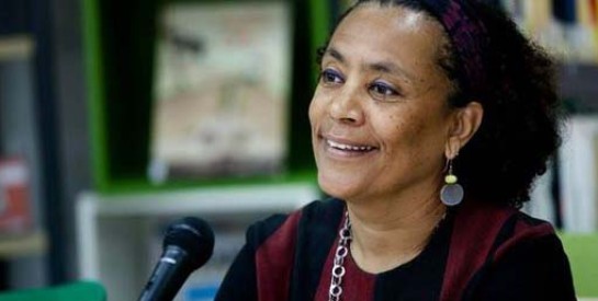 Véronique Tadjo : « Elizabeth II, les rois africains et la démocratie »