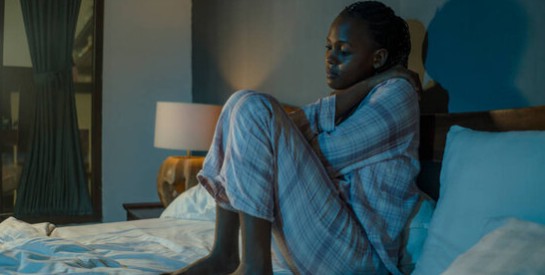 Sommeil agité : causes, conséquences et solutions