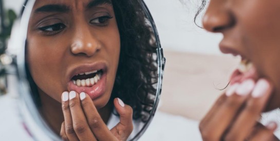 Parodontite : les différents traitements contre le déchaussement des dents