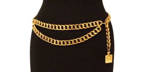 La ceinture chaîne, un accessoire incontournable dans la garde-robe