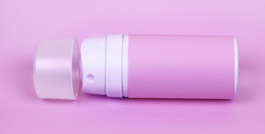 Ce qu’il faut savoir sur l’utilisation du shampoing sec