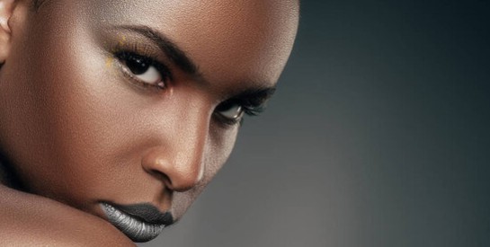 Maquillage pour peau noire : lequel choisir pour soigner sa peau ?