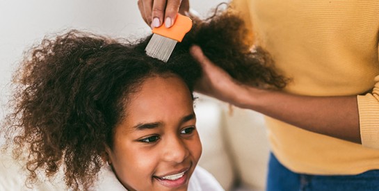 Comment réagir en cas de poux chez les enfants