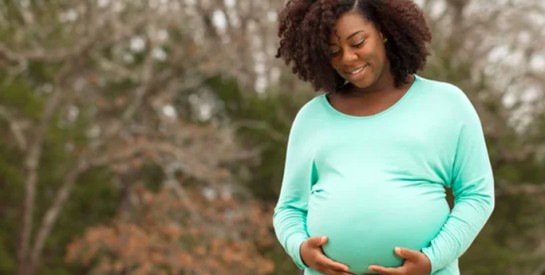 Enceinte, cette jeune femme découvre que son mari n’est autre que son cousin