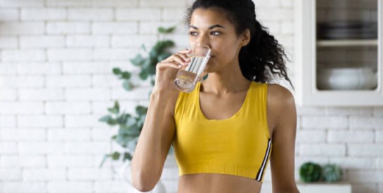 Beauté : Boire de l'eau pour avoir une belle peau