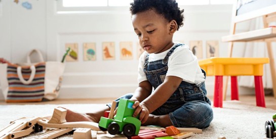 Mais arrêtons d'asseoir les bébés !