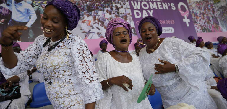 Il faut soutenir les organisations féministes africaines