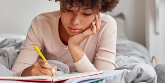 Journal d'anxiété : comment soulager le stress par l'écriture