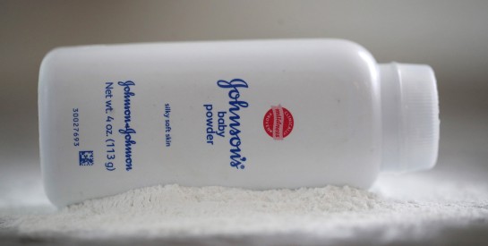 Talc et cancers: Johnson & Johnson s’apprête à payer près de 9 milliards de dollar pour mettre fin aux poursuites