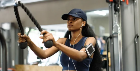 Renforcement musculaire : 3 exercices efficaces à faire en plein air