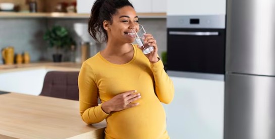 Une dame boit son sang menstruel pendant une semaine, pour épouser son ex-copain