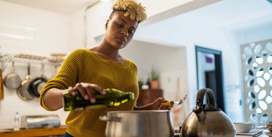 L’huile de cameline, cette huile à intégrer à votre alimentation