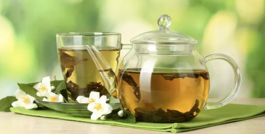 Le thé vert : un puissant détoxifiant pour le foie