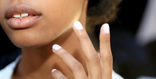 Vernis à ongles : voici la couleur tendance et festive à adopter pour Noël et le jour de l'An