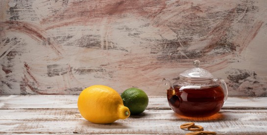 Pourquoi devriez-vous toujours ajouter du citron à votre thé vert ?