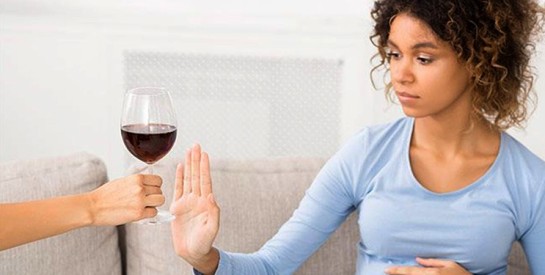 Consommation excessive d’alcool durant la grossesse: la première semaine est critique