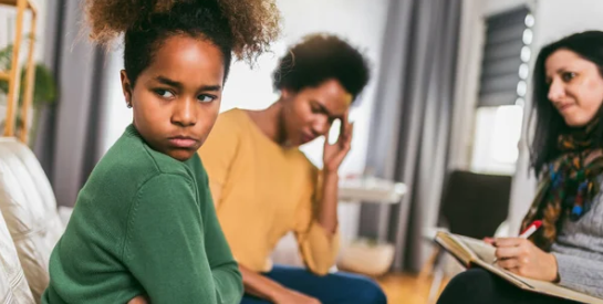 Gérer avec succès la tempête de l'adolescence : 4 conseils d'experts pour les parents