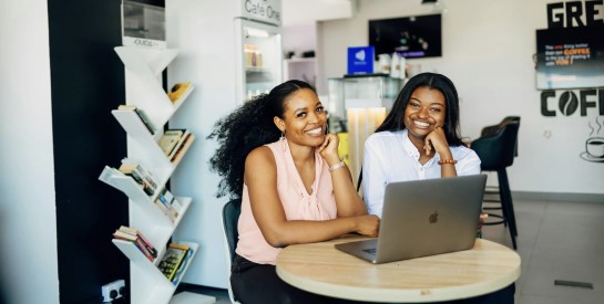 Comment repérer un collègue toxique au travail : signes révélateurs et solutions