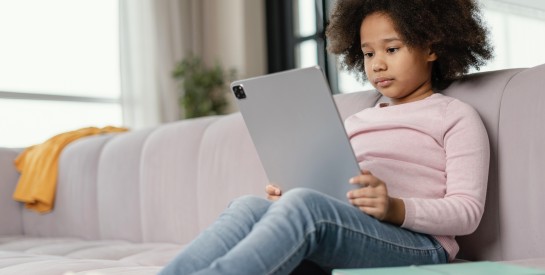 Écrans et enfants : 7 conseils efficaces pour limiter le temps passé devant les écrans