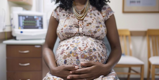 Fruits à éviter pendant la grossesse : ce que chaque future maman doit savoir