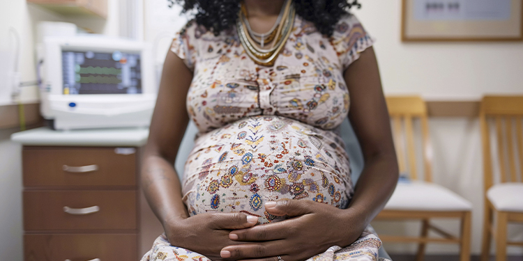 Fruits à éviter pendant la grossesse : ce que chaque future maman doit savoir