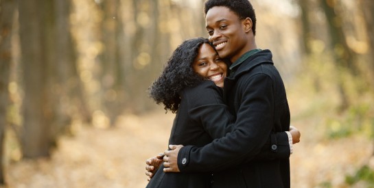 Recettes pour un amour qui dure : les ingrédients d’une relation solide et savoureuse