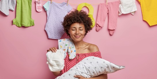 Habiller bébé avec soin : les vêtements et matières à privilégier