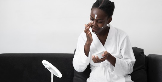 Bicarbonate de soude : l’allié naturel pour purifier et exfolier votre visage