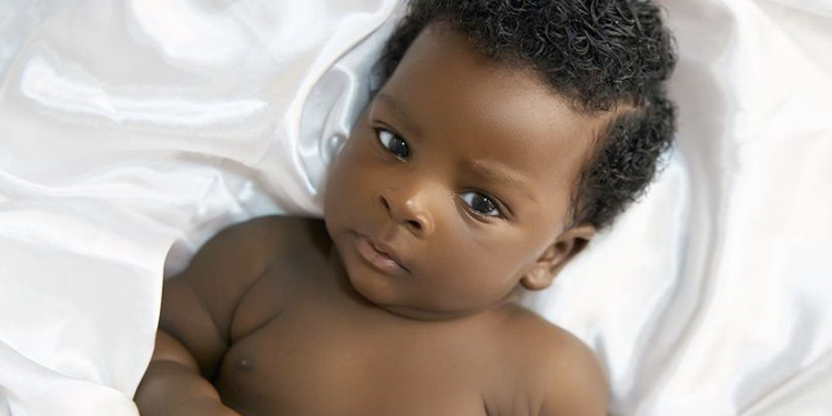 Acné du bébé : comprendre, rassurer et savoir quand consulter